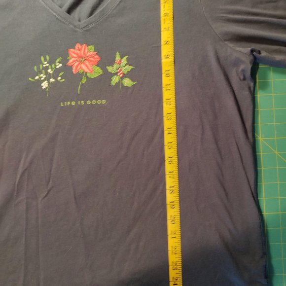 Life is Good - Holiday  Crusher Vee-neck Long Sleeve T - XXL - Never worn! - Picture 5 of 5